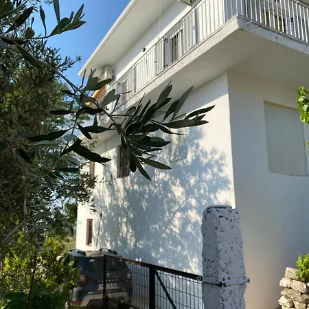 Aetos House Village *